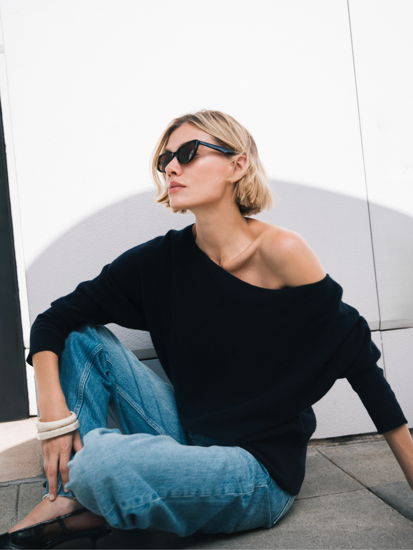 Women's Off-the-shoulder Cashmere Sweater in Navy | MIMI – W.CASHMERE