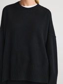 Women's Oversized Cashmere Crewneck Sweater: Luxury Softness & Timeless Fit in Black | Front View