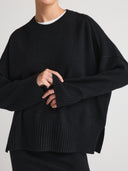Women's Oversized Cashmere Crewneck Sweatshirt: Luxury Softness & Timeless Fit in Black | Front View